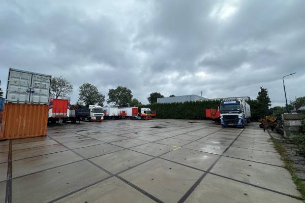 Verhard buitenterrein Lorentzweg Bunschoten-Spakenburg