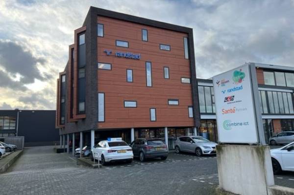 Kantoorruimte Nieuwe Aamsestraat 84-c Elst (GE)