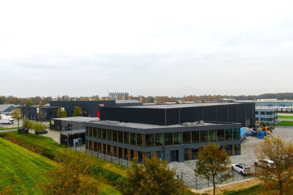 Bedrijfsruimte Steenkamp 15 Gieten