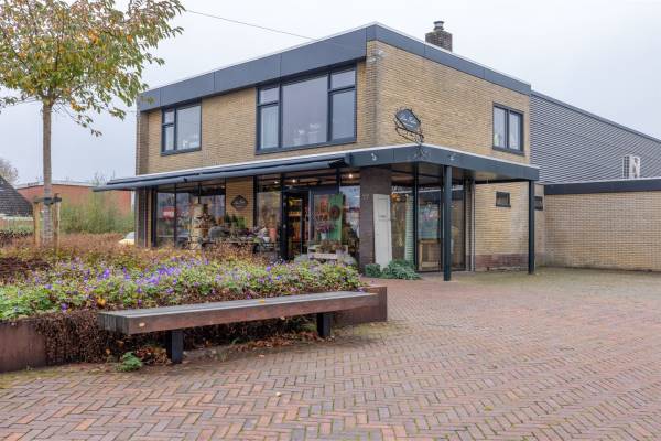 Winkelruimte De Dellen 27 Surhuisterveen