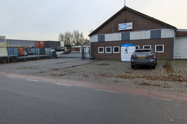 Verhard buitenterrein Grosthuizen 113 Avenhorn