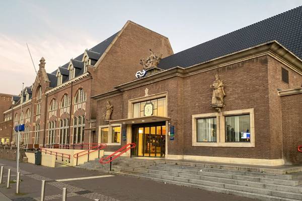 Bedrijfsruimte Stationsplein 3-b Roosendaal