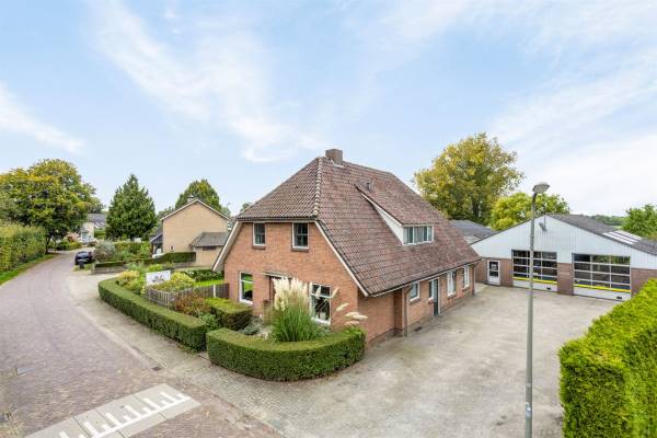 Bedrijfsruimte Hoogstraat 14 Deursen-Dennenburg