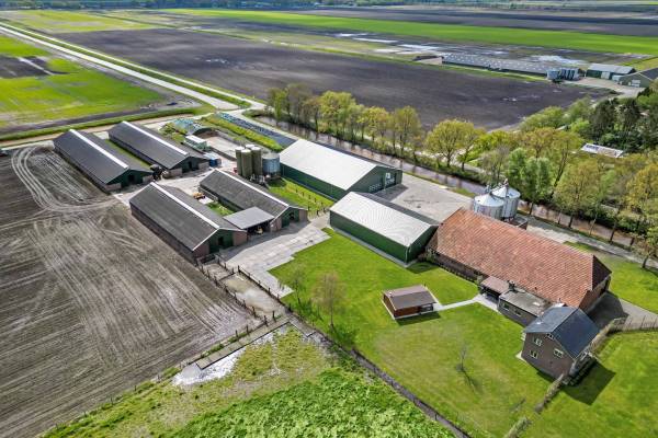 Agrarisch bedrijf Weerdingerkanaal ZZ 82 Nieuw-Weerdinge