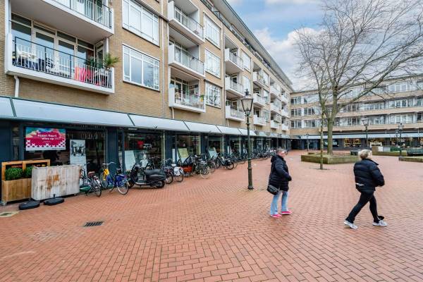 Winkelruimte Julianaplein 98 Bussum