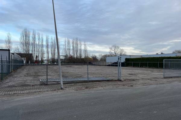 Verhard buitenterrein Nobelstraat Hoogeveen
