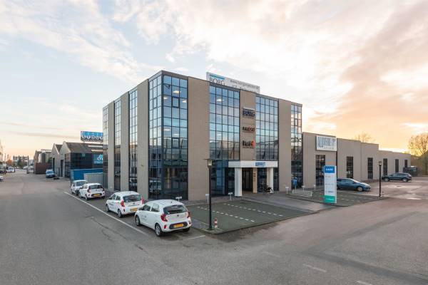 Bedrijfsruimte Kade 48 Hardinxveld-Giessendam