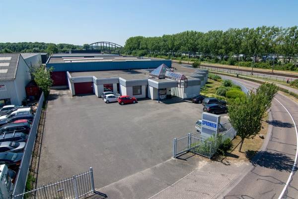 Bedrijfsruimte Middelweg 29 Beek (LI)