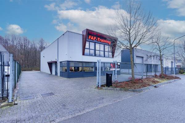 Bedrijfsruimte Peelbaan 9 Rijen