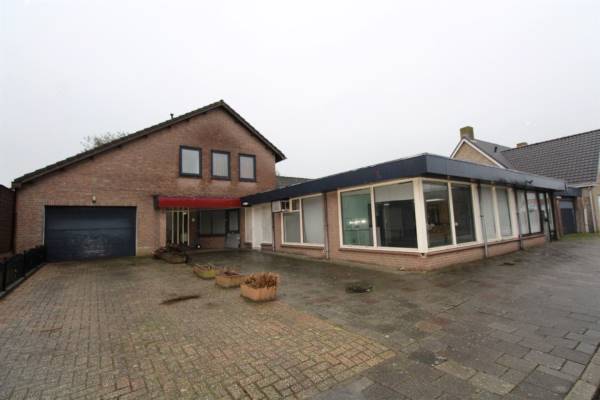 Bedrijfsruimte Bovenstraat 5 Hoeven