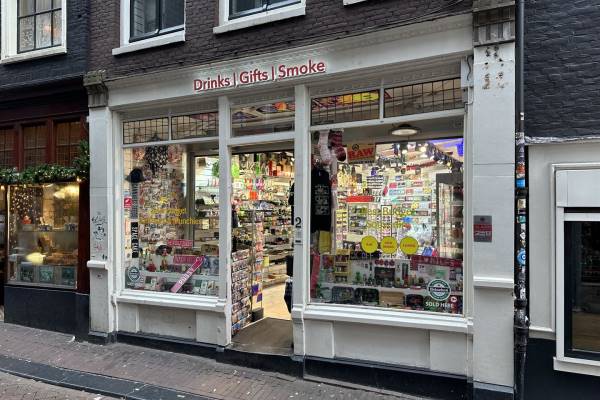 Winkelruimte Langebrugsteeg 2 Amsterdam