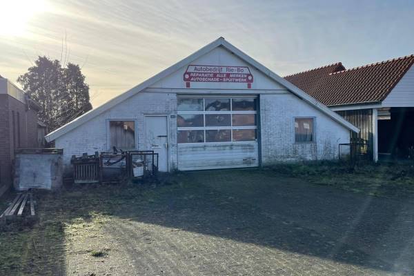 Bedrijfsruimte Dorpstraat 143 Luyksgestel