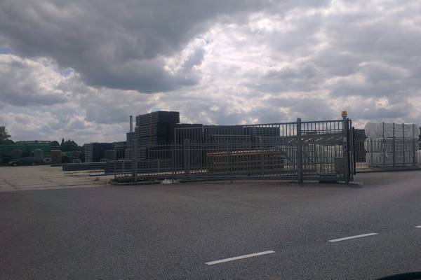 Verhard buitenterrein Newtonstraat 14 Hoogeveen