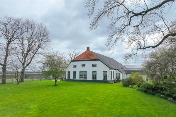 Agrarisch bedrijf Burgemeester Buiskoolweg 30 Sellingen