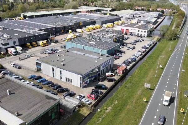 Bedrijfsruimte Ambacht 10 Oostzaan