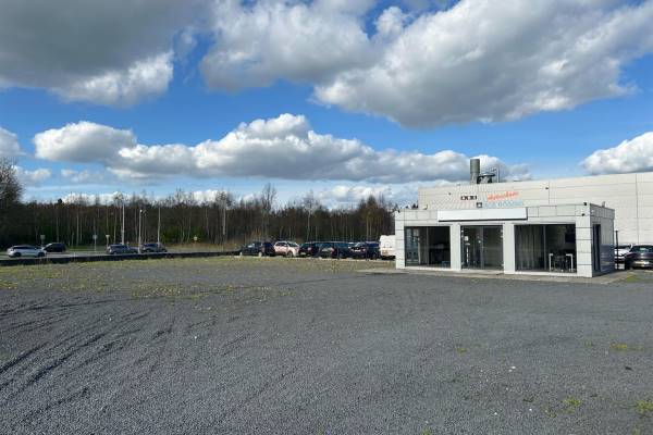Verhard buitenterrein Midzomerweg 3 Enschede