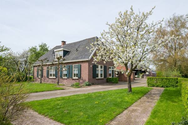Agrarisch bedrijf Nicolaasweg 11 Mari&#235;nvelde