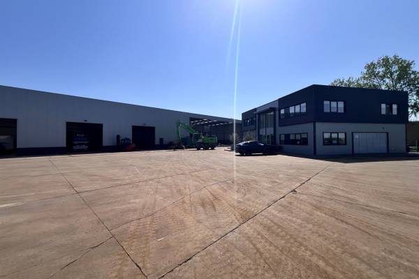 Verhard buitenterrein Spaarnwouderweg 1177 Vijfhuizen
