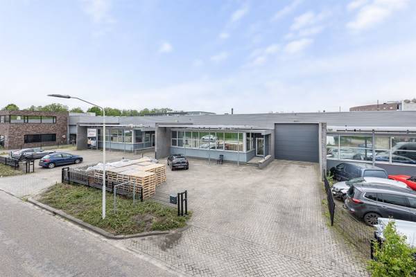 Bedrijfsruimte de Waal 2D Best