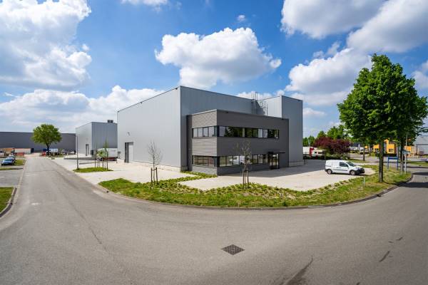 Bedrijfsruimte Provinci&#235;nbaan 8 Rijen