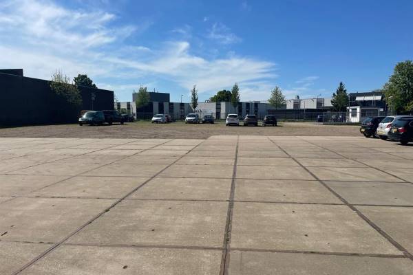 Verhard buitenterrein Industrielaan 34 Veenendaal