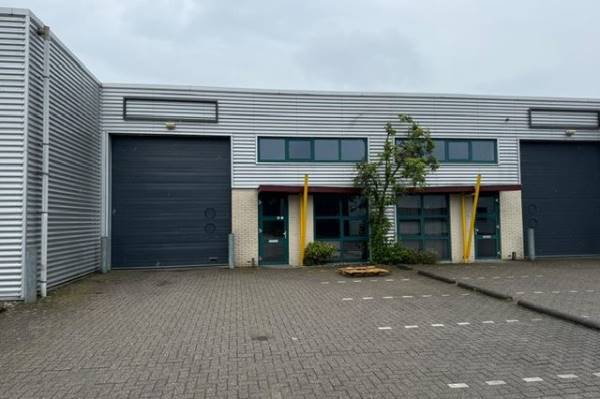 Bedrijfsruimte Amp&#232;restraat 8 02 Tiel