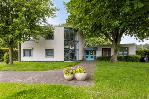 Bedrijfsruimte Halmaheiraplein 7 Dordrecht
