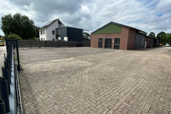 Verhard buitenterrein Klaphekstraat 50 Ewijk