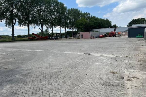 Verhard buitenterrein Industrieweg 31UNIT Nieuw-Buinen