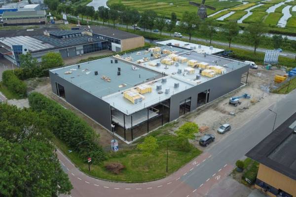 Bedrijfsruimte van Leeuwenhoekstraat 1 Heerhugowaard