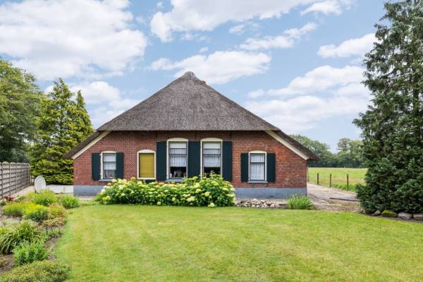 Agrarisch bedrijf Helhuizenweg 1 Haarle (Gem. Hellendoorn)