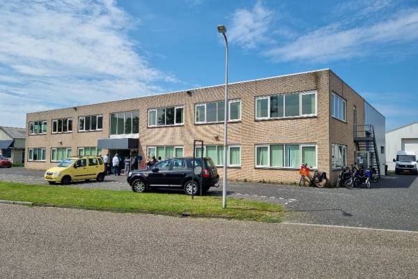 Bedrijfsruimte Pluggematen 4 Steenwijk