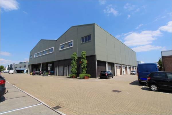 Bedrijfsruimte Rivierdijk 637 Hardinxveld-Giessendam