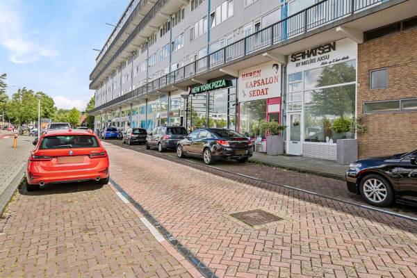 Winkelruimte Pieter Calandlaan 343 Amsterdam
