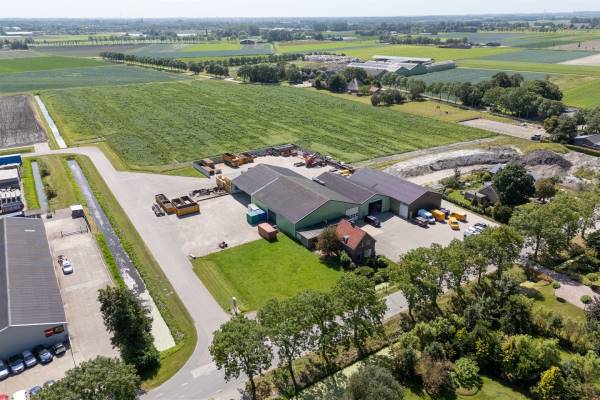 Bedrijfsruimte Kerkstraat 81 Waarland