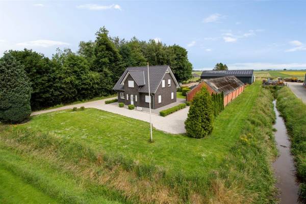 Agrarisch bedrijf Winschoterweg 18 Blijham
