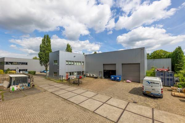 Bedrijfsruimte Burgemeester van Meeuwenstraat 11 Beek (LI)