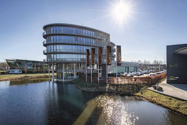 Kantoorruimte Curieweg 19 Spijkenisse