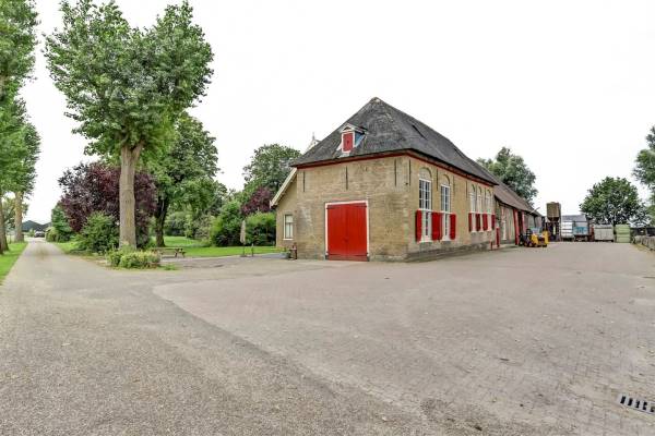 Agrarisch bedrijf Smidsweg 18 Westmaas