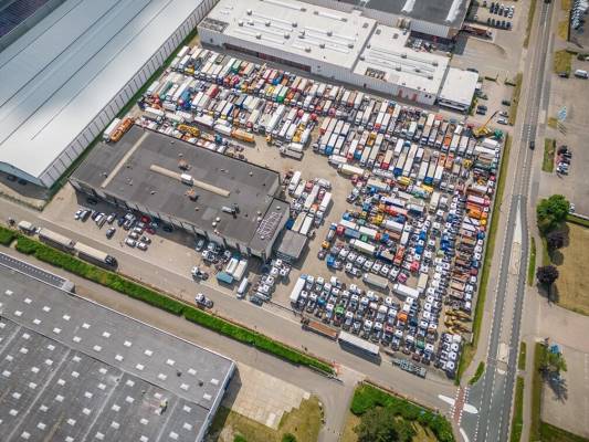 Verhard buitenterrein Hermelijnweg 27 Etten-Leur