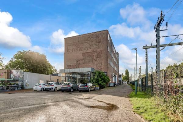 Bedrijfsruimte Standerdmolen 20 Houten