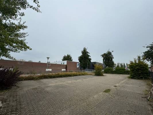 Verhard buitenterrein Cruqiusweg Arnhem