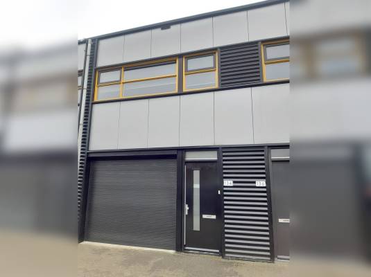 Bedrijfsruimte Noordeinde 134 Hendrik-Ido-Ambacht