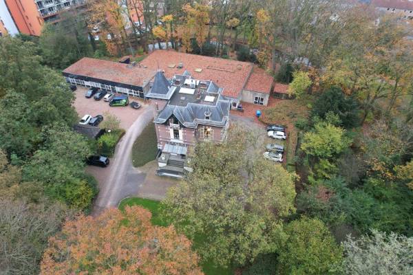 Maatschappelijk vastgoed Hofstraat 81 Almelo