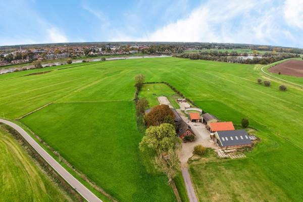 Agrarisch bedrijf Dierenseweg 4 Olburgen