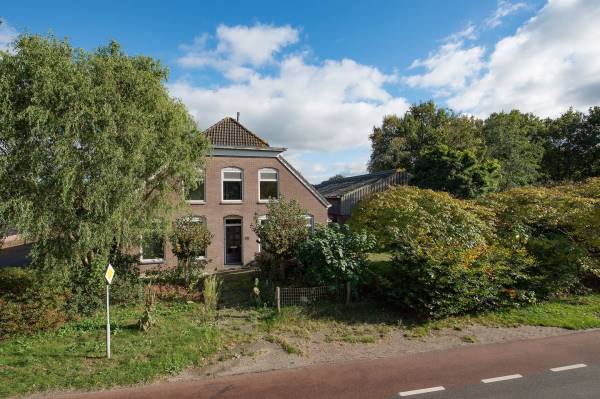 Agrarisch bedrijf Hoofdstraat 15 Zwiggelte