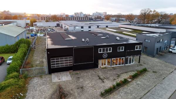 Bedrijfsruimte Jules Verneweg 32 Emmen