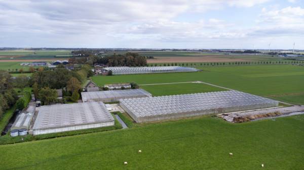 Agrarisch bedrijf Dorpsstraat 86 Nibbixwoud