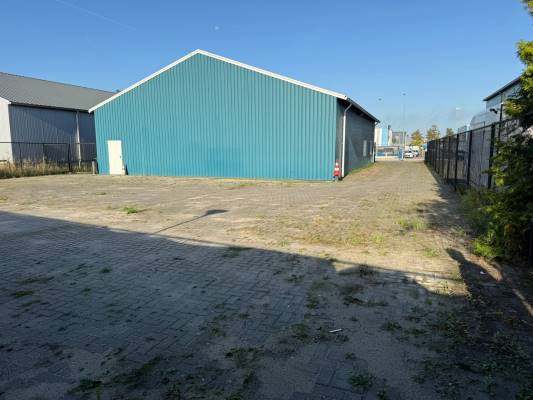 Verhard buitenterrein Amprestraat 32 Wezep