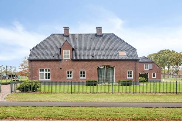 Agrarisch bedrijf Nistelrodesedijk 19 Vorstenbosch